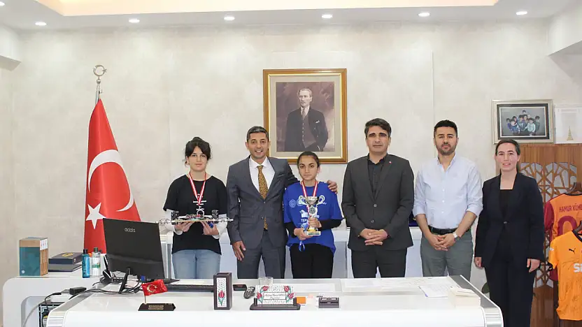 Hamurlu öğrenciler ilçeyi temsil edip dereceye girdiler