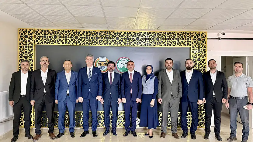 HSK Yaz Kararnamesi sonrası Ağrı Barosu'nda duygusal vedalar yaşandı