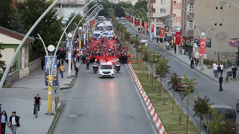 'İrade Bizim, Zafer Bizim' kortejinde Ağrı tek yürek oldu