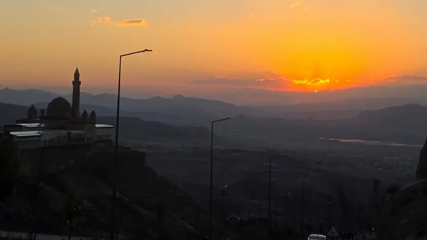 İshak Paşa Sarayı'nda gün doğumu bir başka güzel