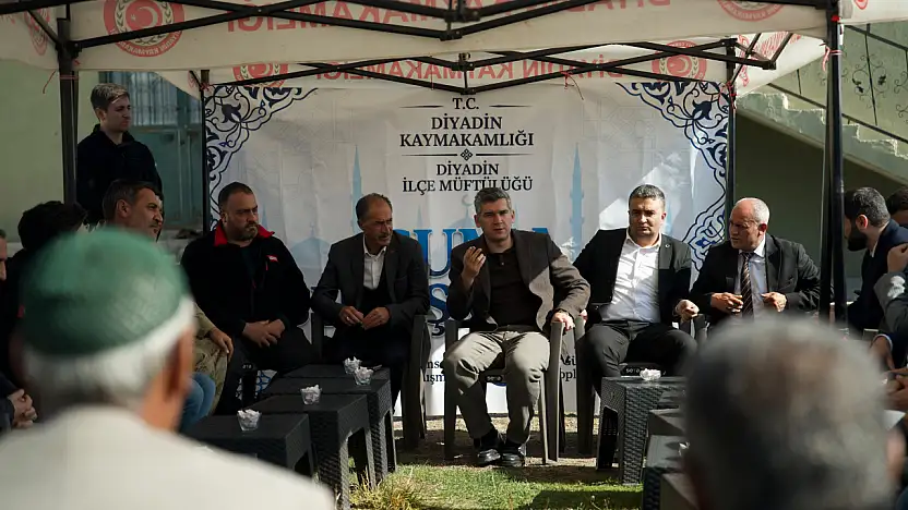Kaymakam Korkusuz, cuma namazı sonrası vatandaşların taleplerini dinledi