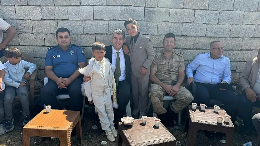 Kaymakam Korkusuz, Gazi Alageyik'in çocuklarının sünnet merasimine katıldı