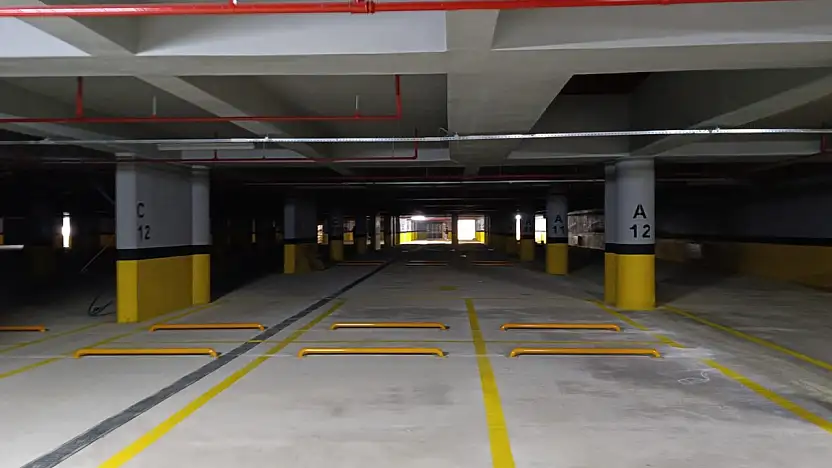 Kent Meydanı'nın yeni kapalı otoparkı vatandaşlardan tam not aldı