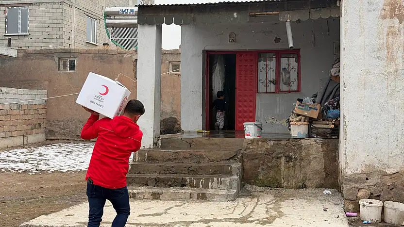 Kış aylarında zor durumdaki ailelere Kızılay yardımı