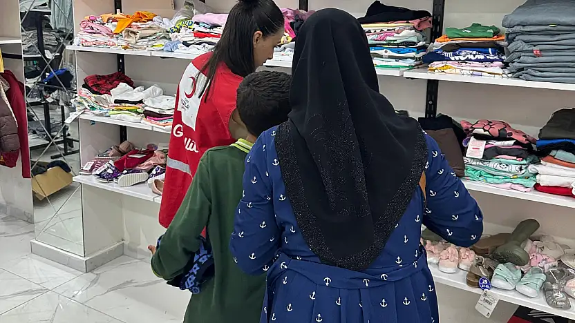 Kızılay Butik Doğubayazıt'ta gönülleri ısıttı