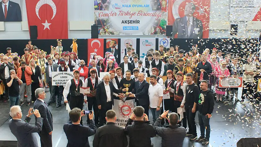 Konya'daki halk oyunları yarışmasında Ağrı rüzgârı esti!