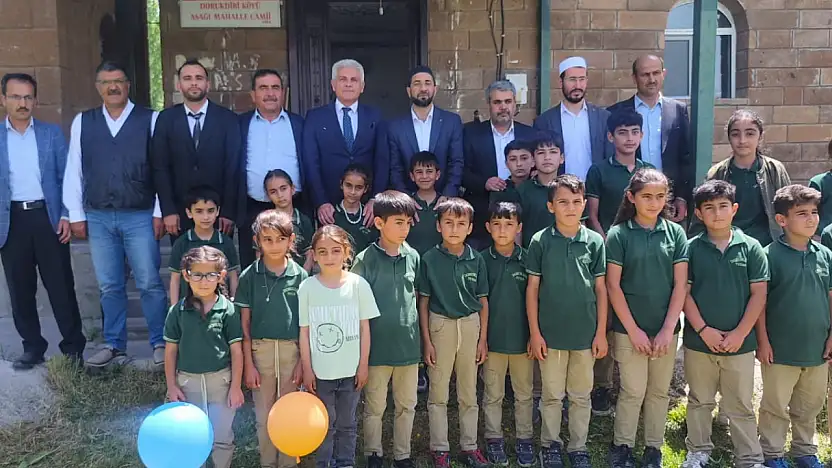 Manevi değerlerle harmanlanmış kültürel şenlik Tutak'ta öğrencilerle buluştu