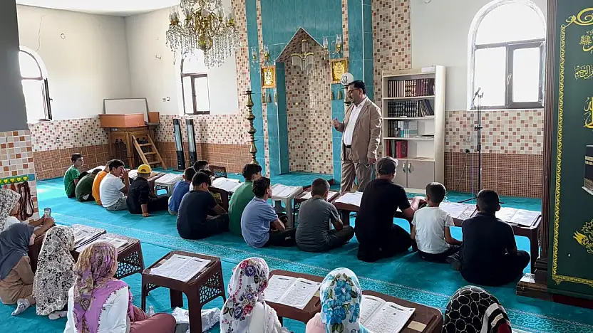 Müftü Demirkaynak Yaz Kur'an Kursu ziyaretlerini sürdürüyor