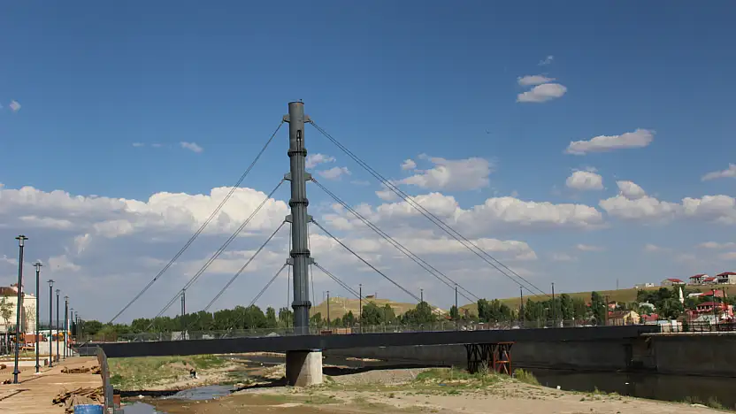 Murat Nehri çevresindeki çalışmalar şehrin çehresini değiştiriyor