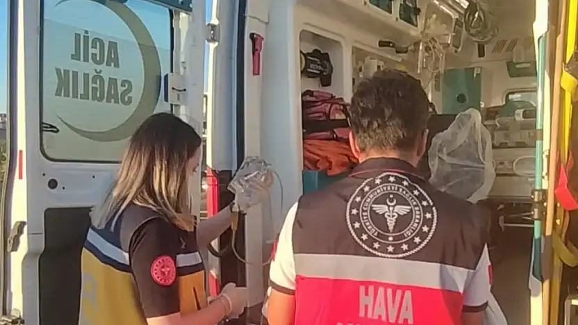 Muş'ta doğan bebek , Ağrı'ya nakledildi ve tedaviye alındı