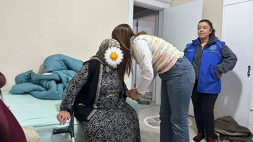 Öğrenciler, yaşlılara yardımcı oldu ve hayır dualarını aldı