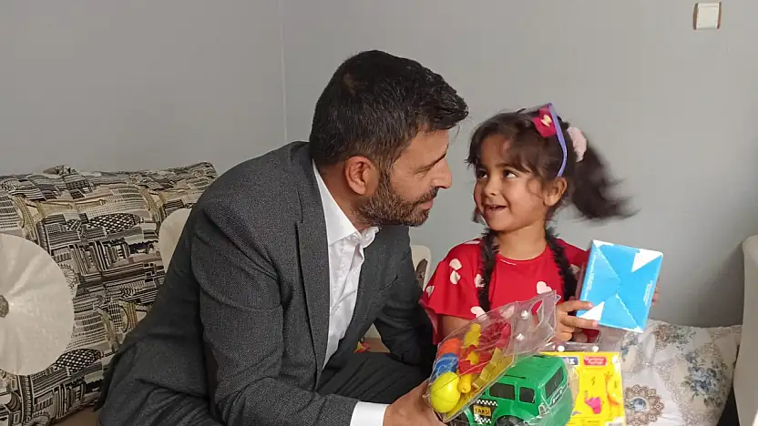 Patnos Ak Parti teşkilatından koruyucu ailelere anlamlı ziyaret