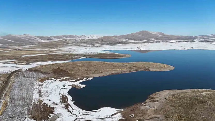 Patnos Barajı kışın gizli güzelliğini gözler önüne serdi