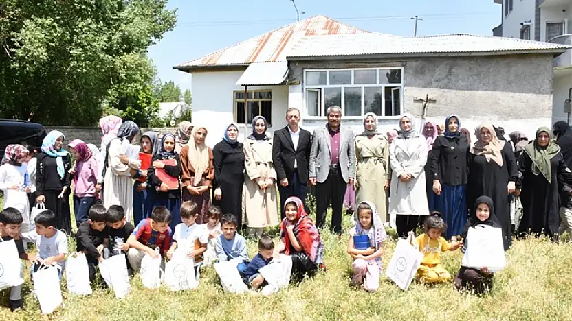 Patnos Belediyesi hatim yapan öğrencileri hediyelerle ödüllendirdi