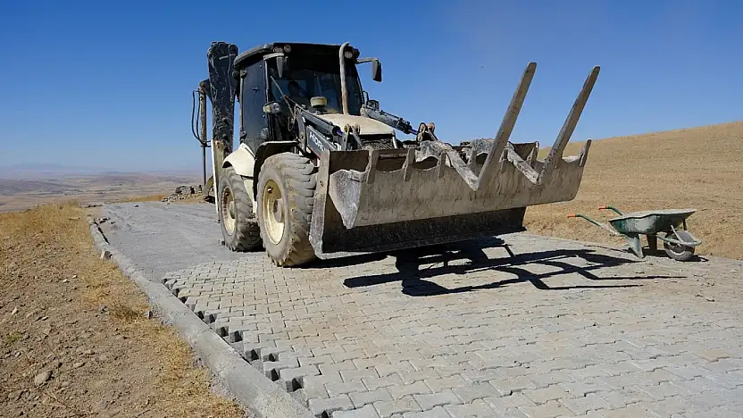 Patnos Gündüz Köyü yolu yenilendi