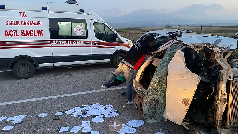 Patnos'ta 7 kişinin bulunduğu araç takla attı! 1 kişi ağır yaralandı