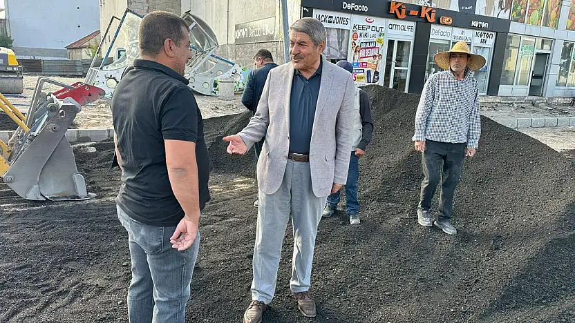 Patnos'ta Atatürk Mahallesi'nin yolları yenileniyor