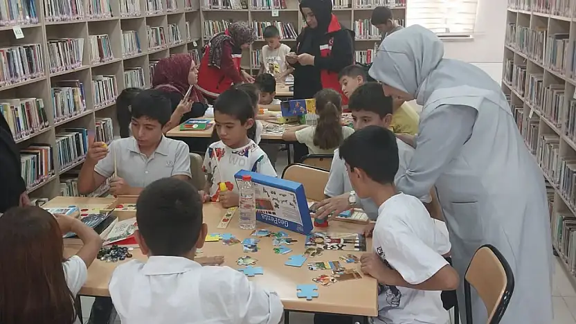 Patnos'ta çocuklara kitap sevgisi aşılandı
