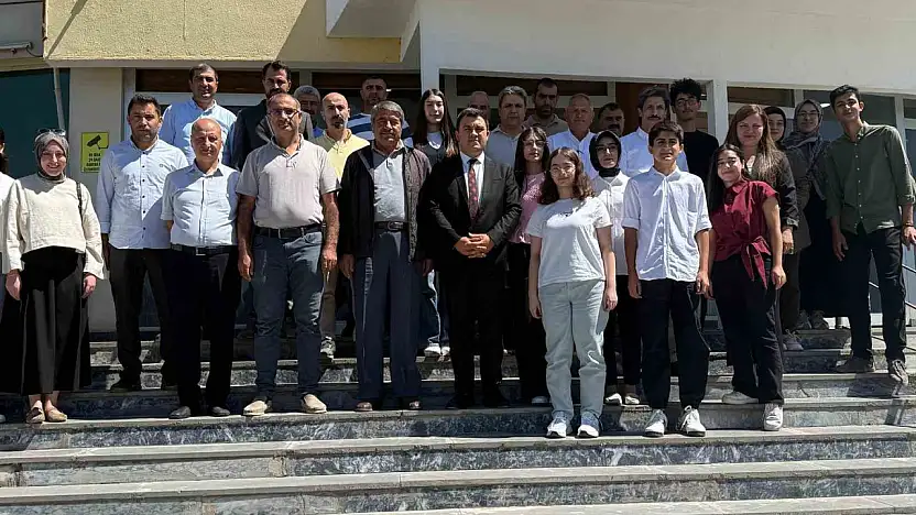 Patnos'ta dereceye giren öğrenciler için anlamlı buluşma