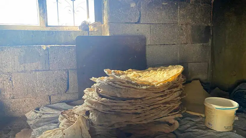 Patnos'ta kış hazırlığı başladı, tandır ekmeği mesaisi sürüyor