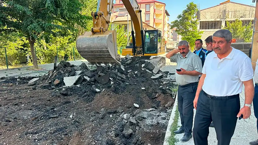 Patnos'ta Said Nursi Caddesi sıcak asfalta hazırlanıyor