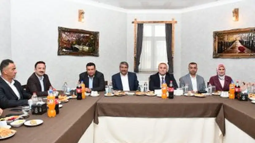 Patnos'ta Veda Yemeği: Kaymakam Hasan Taş'a Duygusal Bir An