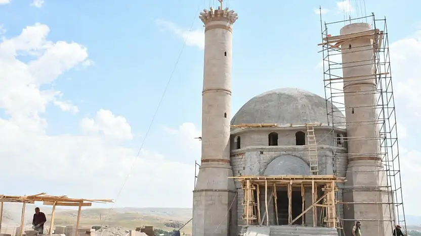 Patnos'un yeni cazibe merkezi Seyir Tepesi'nde çalışmalar hız kesmeden sürüyor
