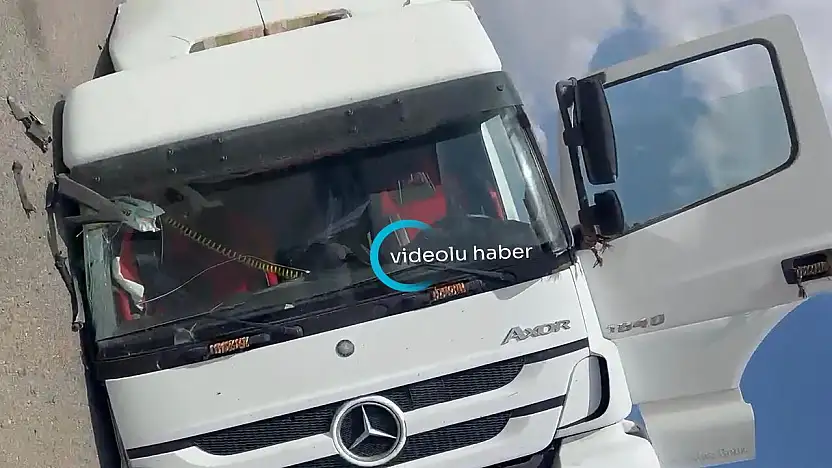 Sabah saatlerinde Doğubayazıt yolunda tır devrildi
