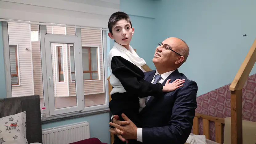 Serebral Palsi Farkındalık Günü'nde Ağrı Valiliği'nden anlamlı ziyaret