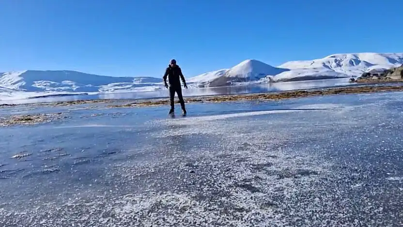 Soğuk hava Balık Gölü'nü beyaza bürüdü