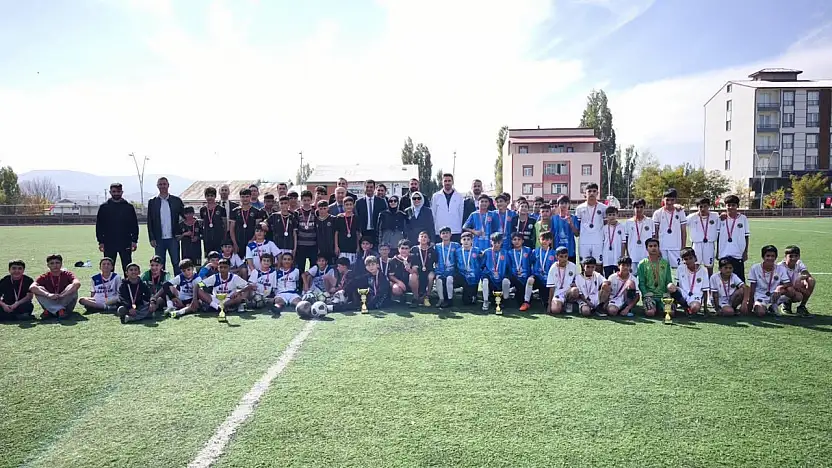 Taşlıçay'da Cumhuriyet Kupası sahibini buldu