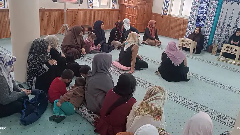 Taşlıçay'da köy kadınlarına temizlik ve dinî bilinç eğitimi verildi