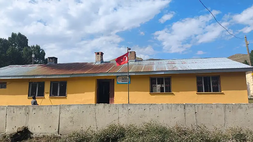 Taşlıçay'da okullar yeni eğitim yılına hazırlanıyor