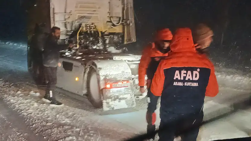 Tipi Ağrı'yı durdurdu, AFAD zamanla yarıştı