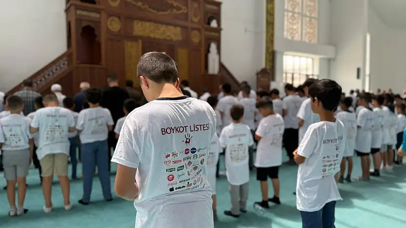TÜGVA heyeti Ağrı'da gençlerle buluştu, 'boykot' tişörtleriyle Gazze'ye dikkat çekildi!
