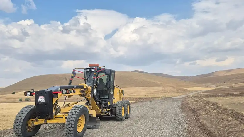 Tutak'ın köylerinde yollar artık daha konforlu olacak