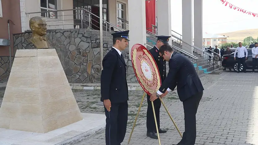 Tutak'ta 30 Ağustos Zafer Bayramı düzenlenen törenle kutlandı