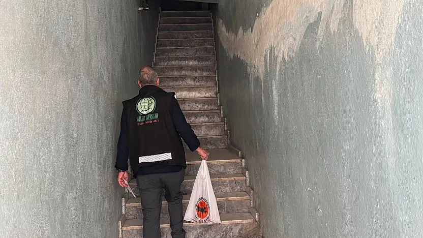 Umut Kervanı'ndan Doğubayazıt'ta yardım eli
