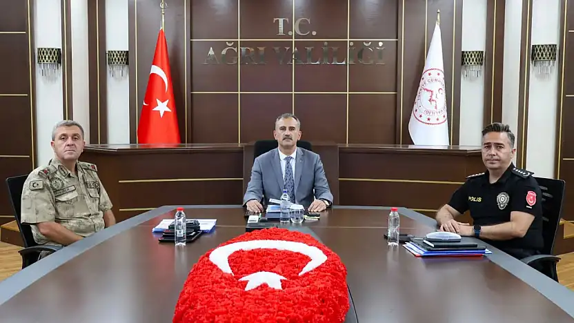 Vali Bozkurt 81 ilin katıldığı 'Terörsüz Türkiye' toplantısına katıldı