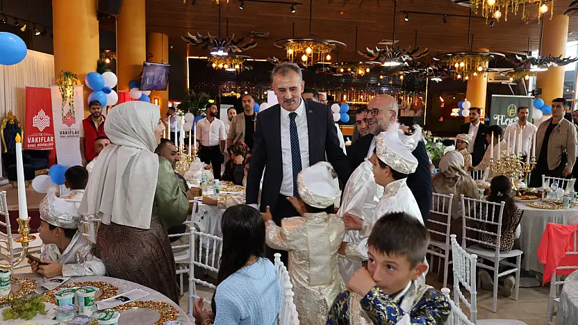 Vali Bozkurt çocukların sünnet şöleni heyecanına ortak oldu