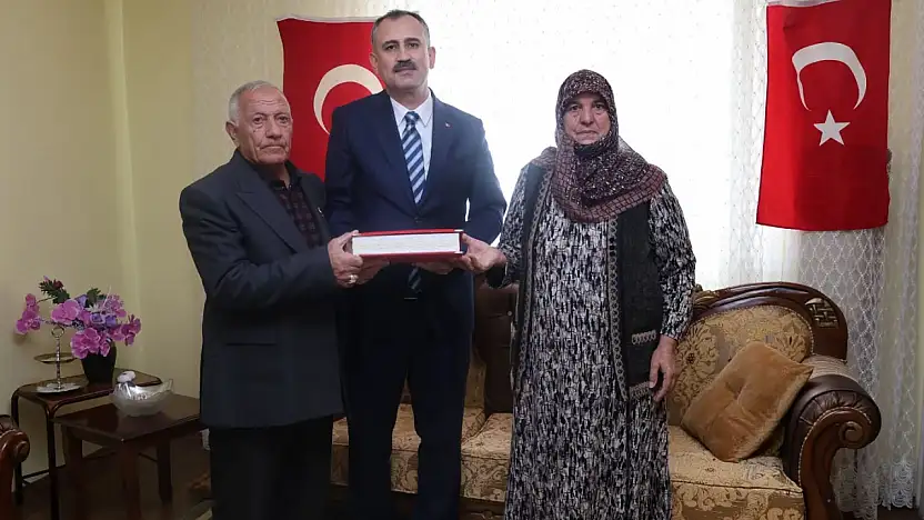 Vali Bozkurt'un ilk durağı şehit aileleri oldu