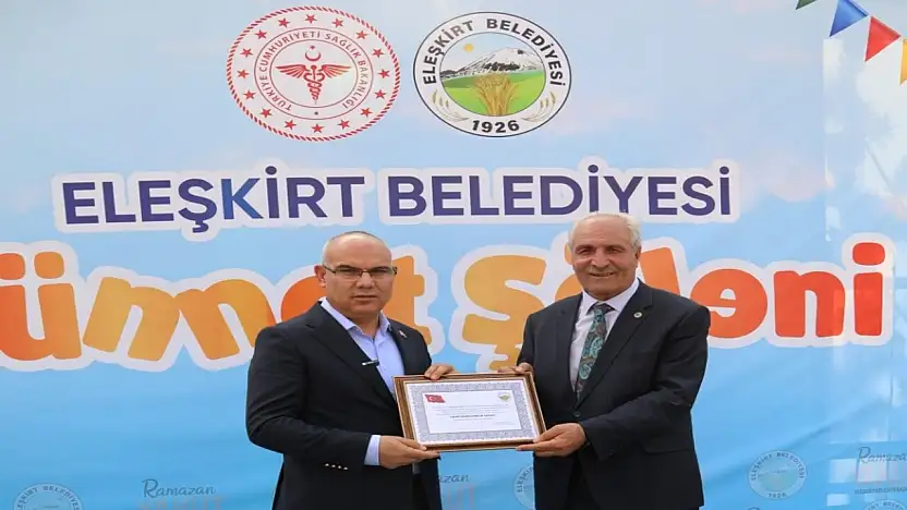 Vali Koç'a fahri hemşehrilik beratı verildi