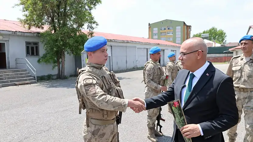 Vali Koç, Ağrı'daki jandarma kahramanlarıyla bir araya geldi