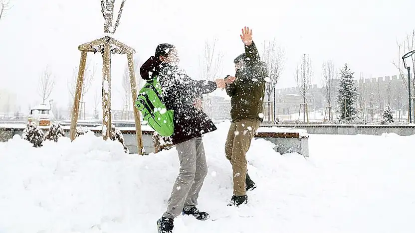 Valilik açıkladı: Ağrı'da taşımalı eğitime kar molası