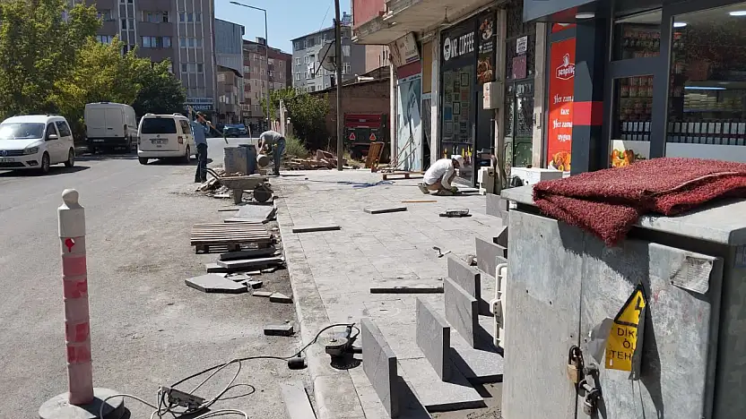 Yavuz Mahallesi'nde kaldırım çalışmaları hız kazandı