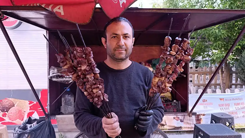 Yaz kış, gece gündüz: Ağrı'da bir ciğercinin bayram mesaisi