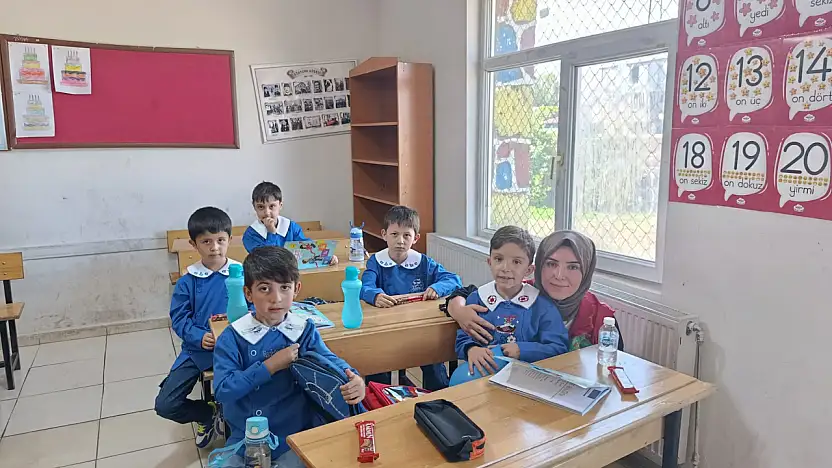Yeni eğitim yılı öncesi öğrenciler, gençlik merkeziyle buluştu