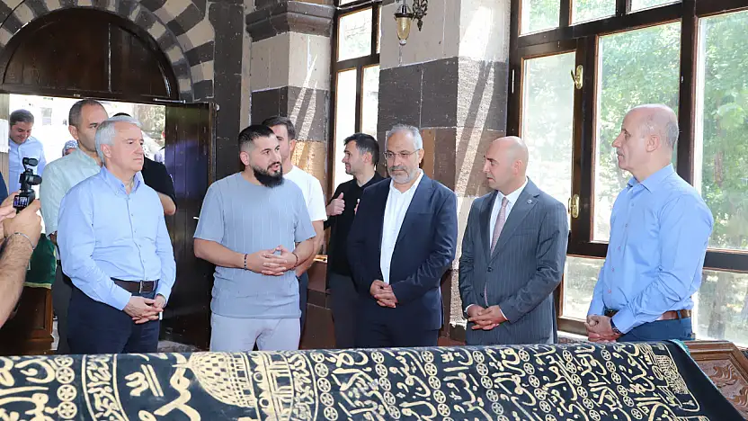 YÖK Başkanı Özvar'dan Doğubayazıt'a tarihi ziyaret