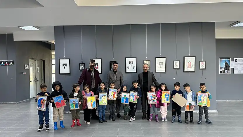 'Yolun Başında: Çoban' sergisi minik sanatseverlerin ziyaretiyle renkli anlara sahne oldu