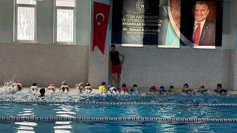 Yüzme Bilmeyen Kalmasın Projesi Patnos'ta yoğun ilgi görüyor